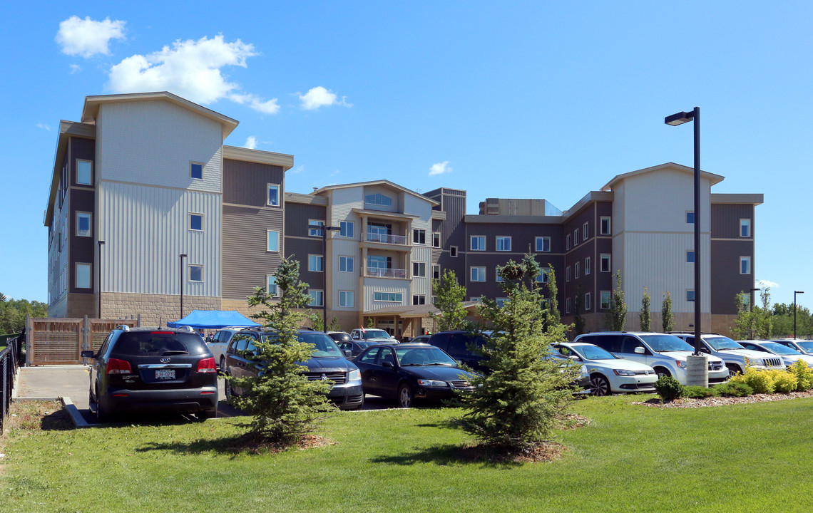 Copper Sky Senior Communitiy in Spruce Grove, AB - Building Photo