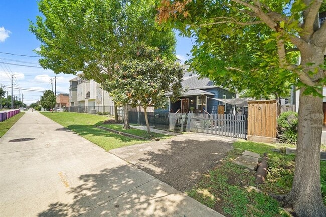 1710 Spring St in Houston, TX - Building Photo - Building Photo