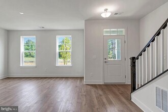 1648 Sandpiper Bay Lp in Dumfries, VA - Building Photo - Building Photo