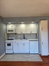 1931 N Cleveland St, Unit 408 in Arlington, VA - Foto de edificio - Building Photo