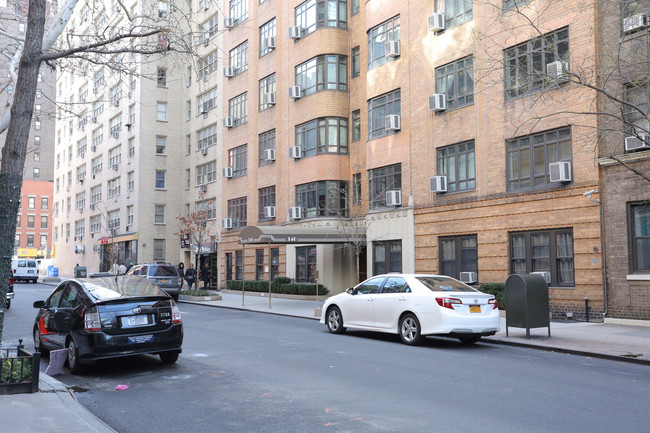 Rockefeller Court in New York, NY - Foto de edificio - Building Photo
