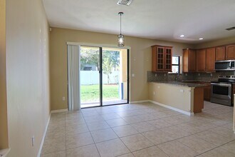 634 NE 193rd Terrace in Miami, FL - Building Photo - Building Photo