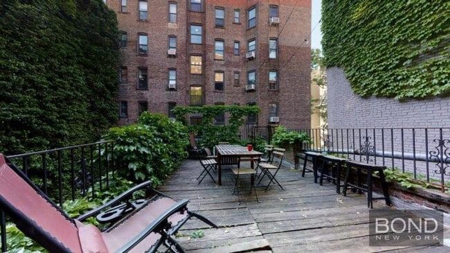 property at 322 2nd Ave