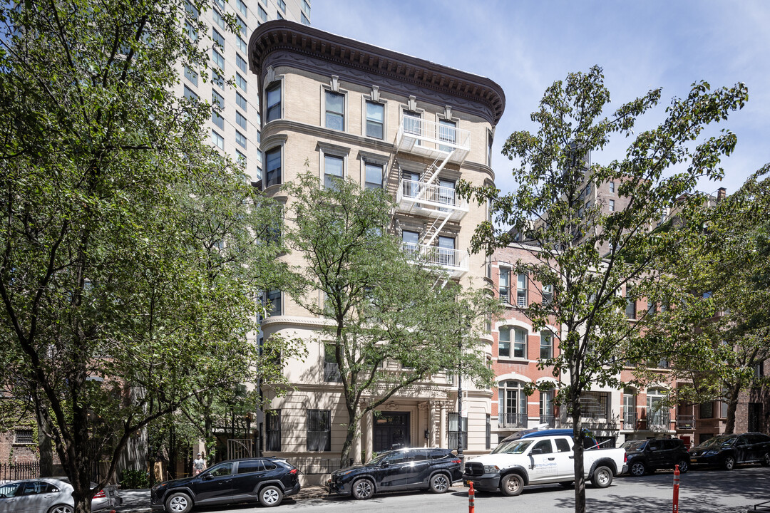 The Alamo in New York, NY - Building Photo