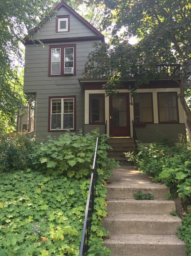 property at 114 Bedford St SE