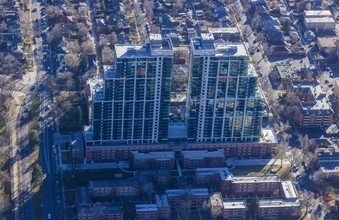 Country Club Towers in Denver, CO - Foto de edificio - Building Photo