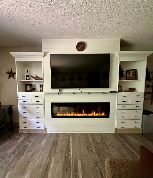 property at 15 Thayer Pond Dr