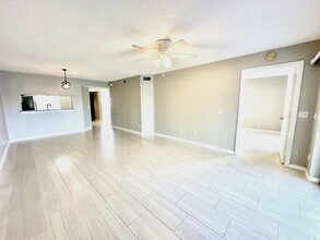 7712 Jewel Ln in Naples, FL - Building Photo - Building Photo
