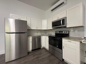 1330 NE 133rd St, Unit 1 in North Miami, FL - Building Photo - Building Photo