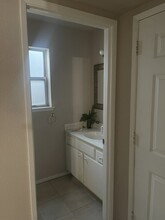 44931 16th St E in Lancaster, CA - Foto de edificio - Building Photo