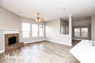 860 Roaring Springs Rd in Grand Prairie, TX - Building Photo - Building Photo