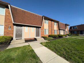 Eden at Bexley Crossing in Columbus, OH - Building Photo - Building Photo