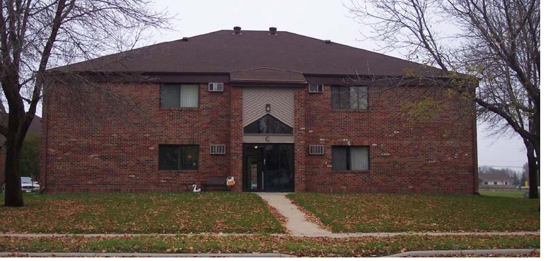 Plum Creek Apartments in Watertown, SD - Building Photo