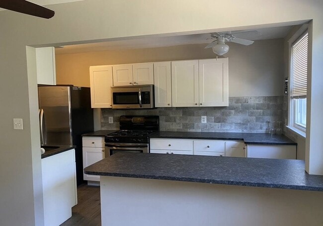 property at 825 E 16th St