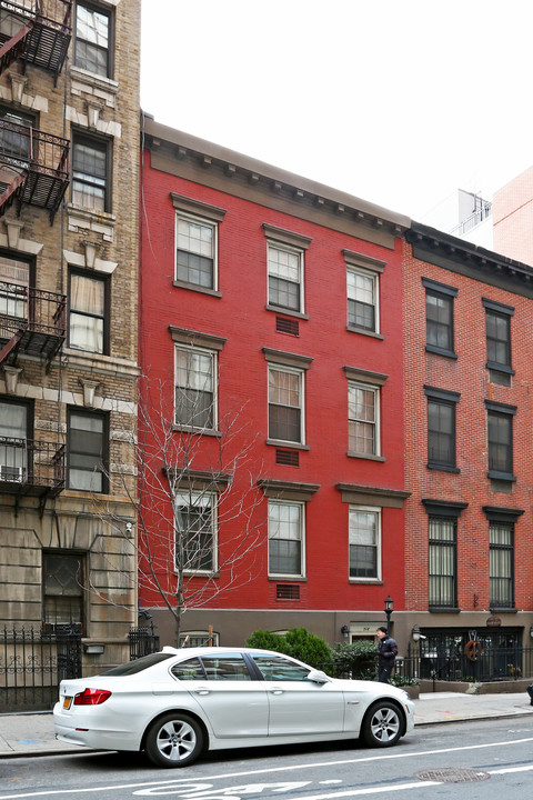 318 W 15th St in New York, NY - Foto de edificio
