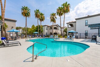 Bayside in Phoenix, AZ - Foto de edificio - Building Photo