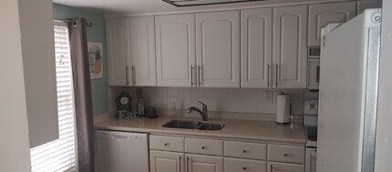 12670 Indian Rocks Rd in Largo, FL - Building Photo - Building Photo