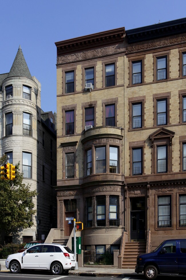 716 Saint Nicholas Ave in New York, NY - Foto de edificio - Building Photo