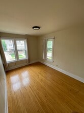 421 Central Ave, Unit 123 B Central Avenue in Waukesha, WI - Foto de edificio - Building Photo