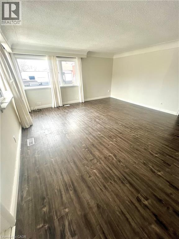 212 Millen Rd in Hamilton, ON - Building Photo - Building Photo