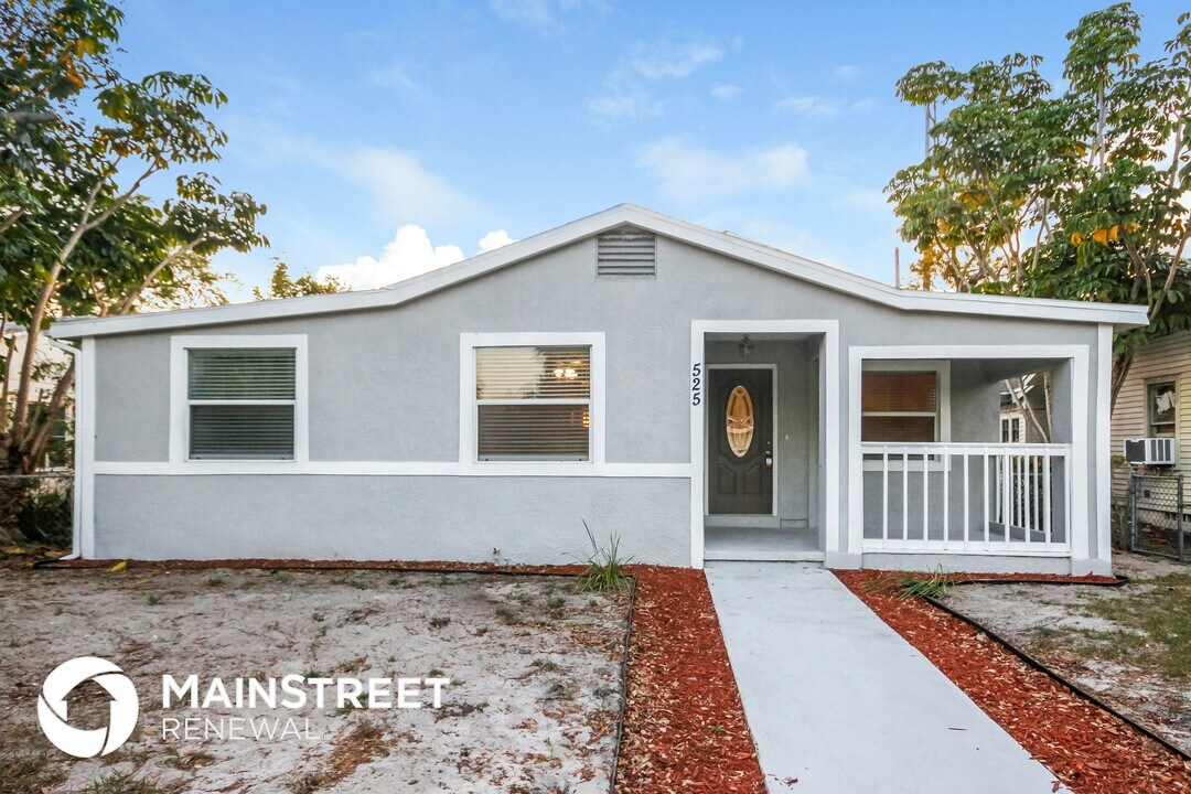 525 Braddock St S in St. Petersburg, FL - Building Photo