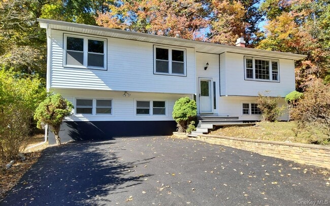 property at 3 Carroll Ct