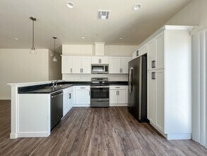 6565 Persia Ave in Twentynine Palms, CA - Building Photo - Building Photo