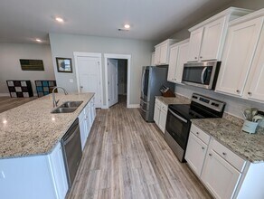 6056 Forest Bay Ave in Gulf Breeze, FL - Building Photo - Building Photo