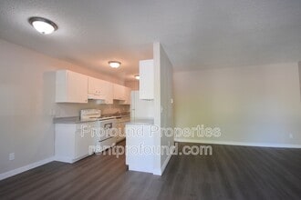 704 NE 99th Ave in Portland, OR - Building Photo - Building Photo