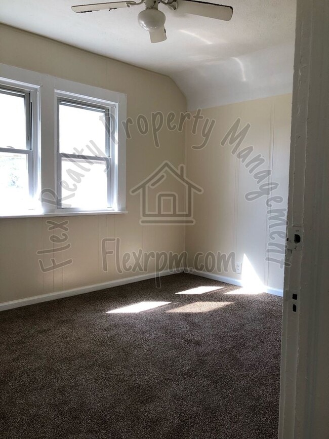 1436 Walbridge Ave in Toledo, OH - Foto de edificio - Building Photo