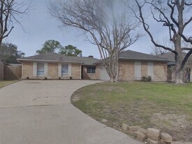 14218 Overbrook Ln in Houston, TX - Building Photo