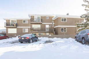 111 Huntington Park NW in Calgary, AB - Building Photo