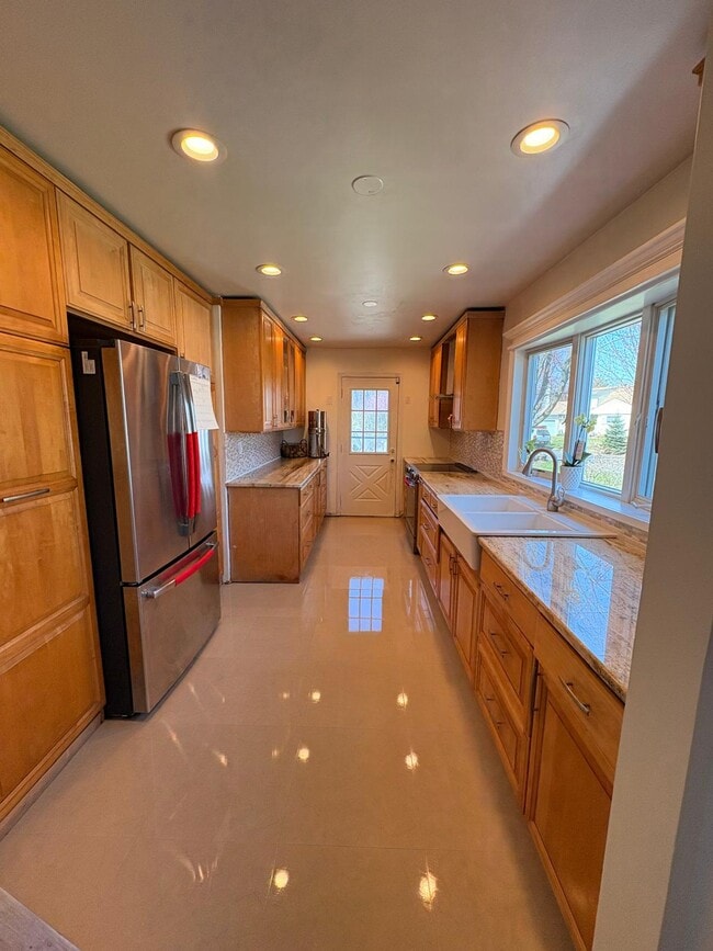 461 Beach 63rd St, Unit 3 beds apt