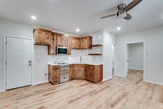 216 S Devine Ave in Stephenville, TX - Building Photo - Building Photo