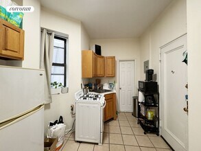 439 E 74th St in New York, NY - Building Photo - Building Photo