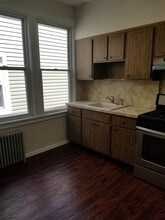 138 W 30th St-Unit -#4 in Bayonne, NJ - Building Photo - Building Photo