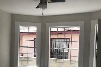 731 E 32nd St, Unit A in Los Angeles, CA - Building Photo - Building Photo
