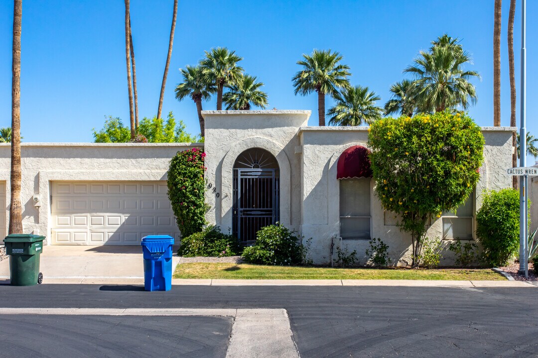 1020 W Cactus Wren Dr in Phoenix, AZ - Foto de edificio