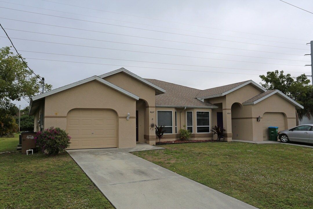 4607 SW Santa Barbara Pl in Cape Coral, FL - Building Photo