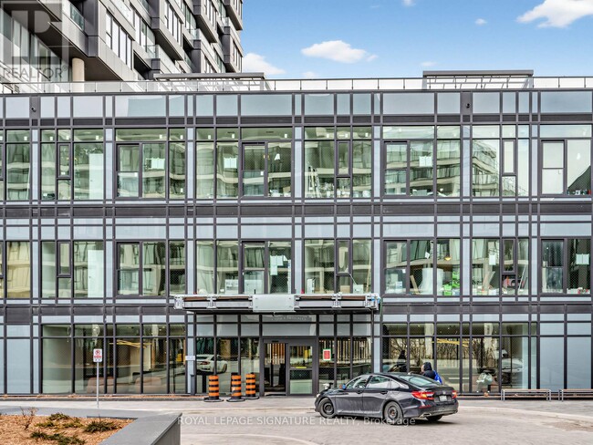 1 Quarrington Ln in North York, ON - Building Photo - Building Photo