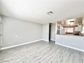 1720 Cordoba Ln in Las Vegas, NV - Building Photo - Building Photo