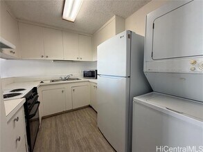 222 Lili?uokalani Ave in Honolulu, HI - Building Photo - Building Photo