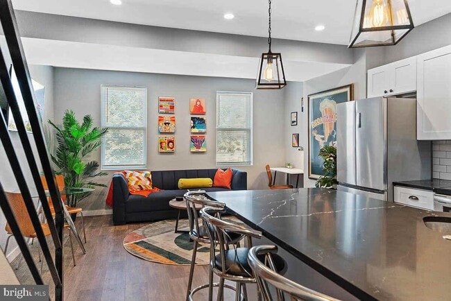 2527 N Front St photo'