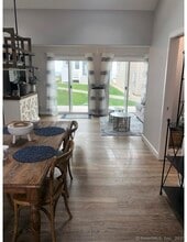 22 Pond Rd in Old Lyme, CT - Building Photo - Building Photo