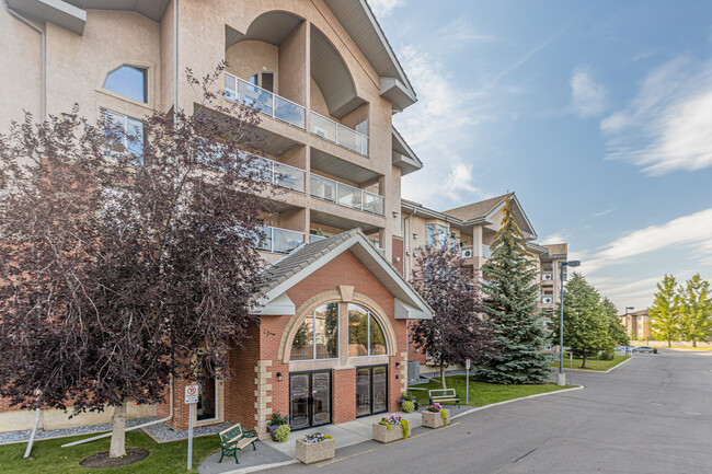 Sierras of Sherwood Park in Sherwood Park, AB - Building Photo - Building Photo