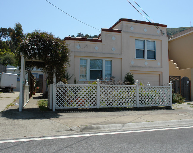 265 Mendocino St in Brisbane, CA - Building Photo - Building Photo