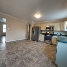 102 Kadies Ln in Edinburg, VA - Foto de edificio - Building Photo