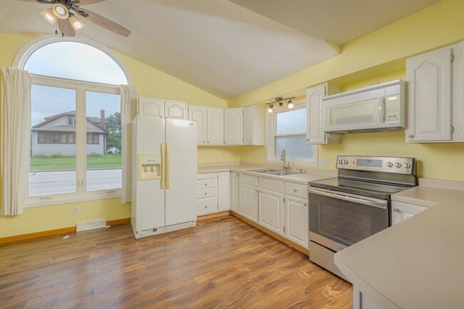 property at 228 W Franklin St