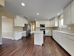 10190 Meadowknoll Dr in Loveland, OH - Foto de edificio - Building Photo