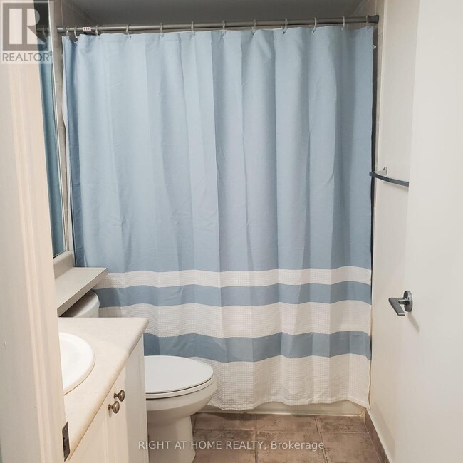 231-231 Fort York Blvd